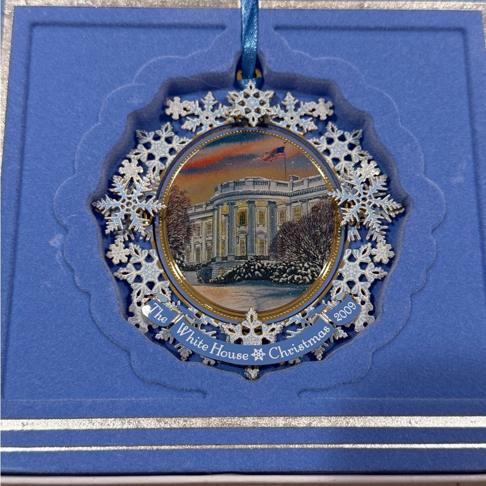White House Christmas Ornament 2009 - Blue and Gold